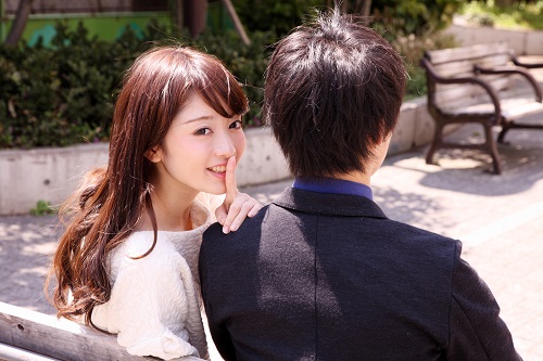 ブサメンなのに超可愛い彼女ができる男について