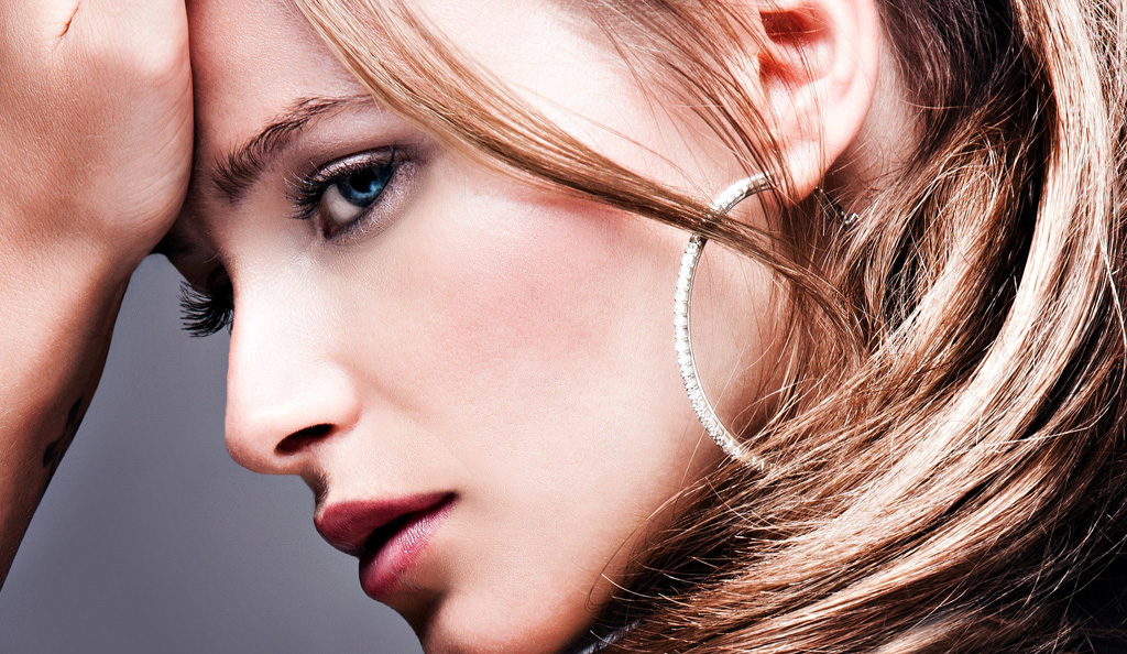 天然な魔性の女の特徴から考察する「魔性の女の落とし方」3選